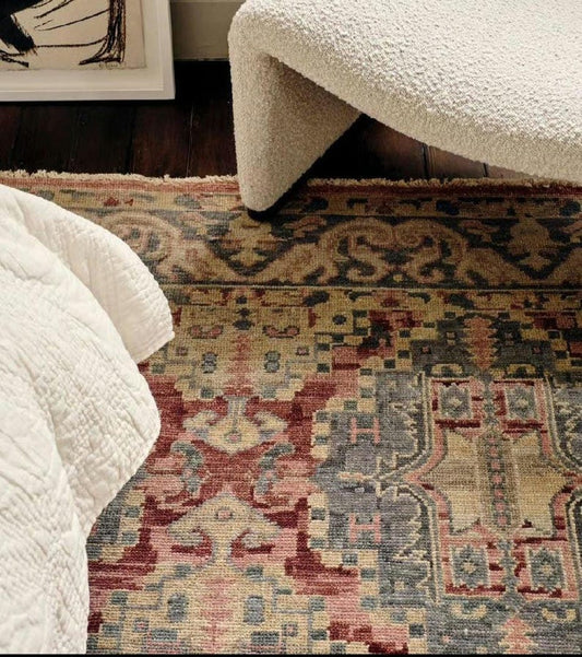 Hand-Knotted Traditional Agra Rug – Vintage-Inspired Wool Area Carpet for Living Room
