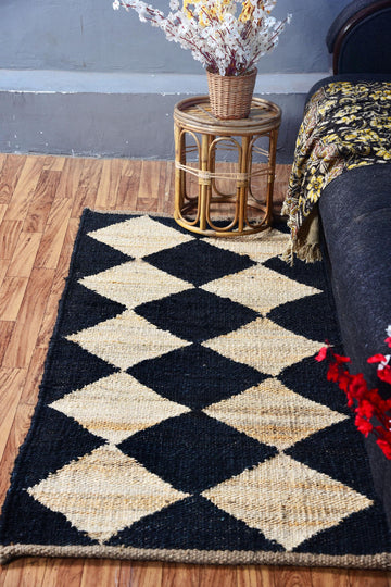 Artisan Jute Rug – Flatweave Design with Bold Black and Natural Diamond Motif