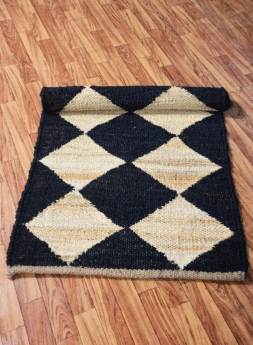 Artisan Jute Rug – Flatweave Design with Bold Black and Natural Diamond Motif