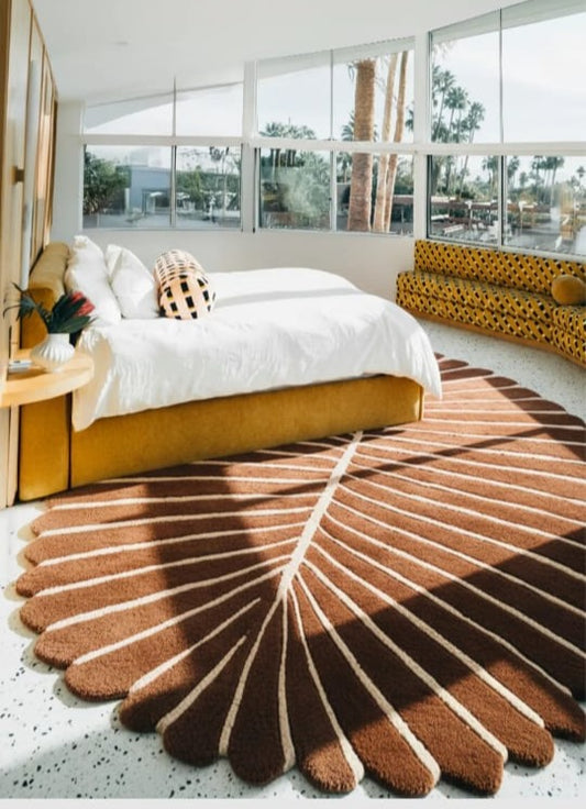 Organic Leaf-Shaped Hand-Tufted Wool Area Rug with Sculpted Edges