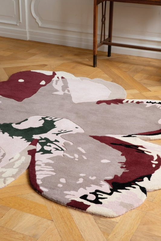 Modern Organic Floral Pattern Hand-Tufted Wool Statement Rug with Artistic Silhouette