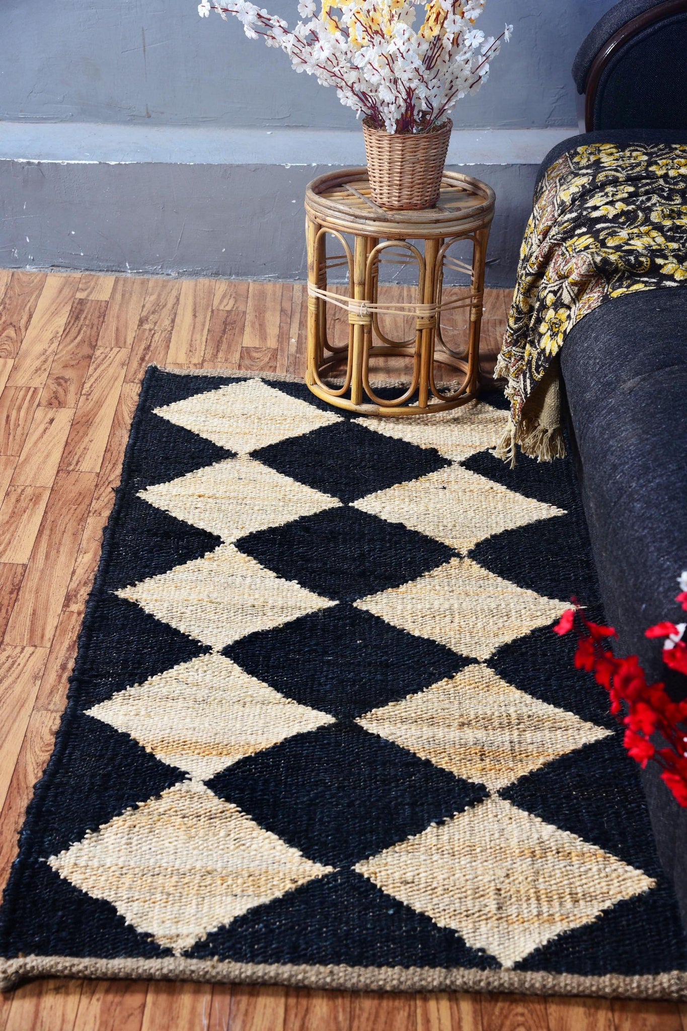 Artisan Jute Rug – Flatweave Design with Bold Black and Natural Diamond Motif