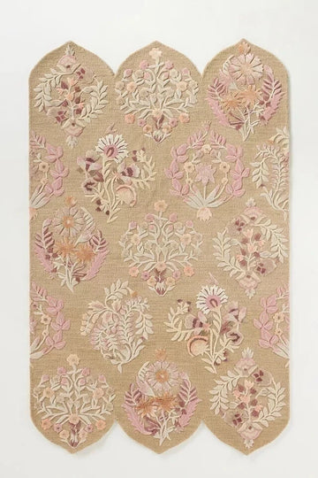 Hand-Tufted Wool & Silk Floral Rug Neutral Scalloped Edge Carpet - Rayna Design